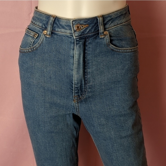 ASOS Light Stone Wash Slim Fit High Rise Farleigh Mom Jeans size 25x30 - Picture 2 of 7